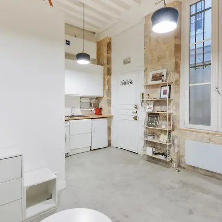 Daire Beautiful And Quiet Studio In Saint-Germain-Des-Pres Paris - Welkeys Paris