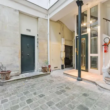 Daire Beautiful And Quiet Studio In Saint-Germain-Des-Pres Paris - Welkeys *