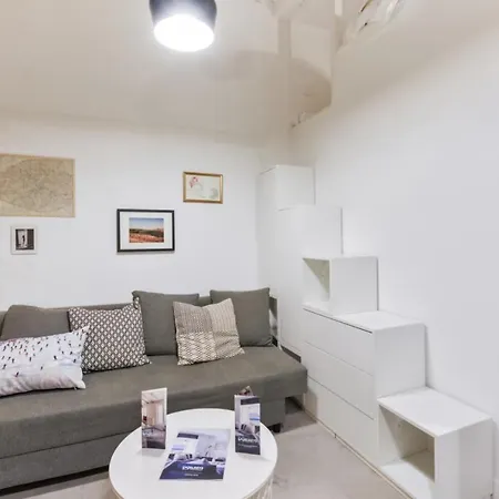 Beautiful And Quiet Studio In Saint-Germain-Des-Pres Paris - Welkeys
